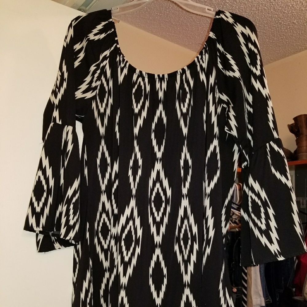 Printed bell sleeve dress